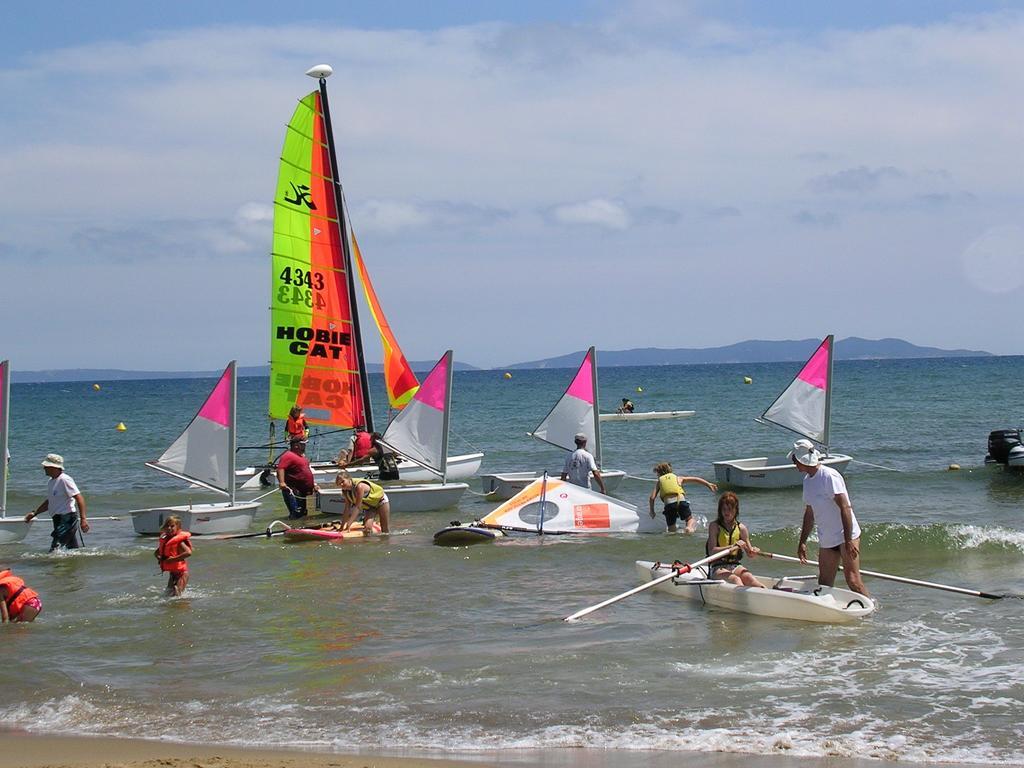 Готель Les Voiles D'Azur Ла-Лонд-ле-Мор Екстер'єр фото